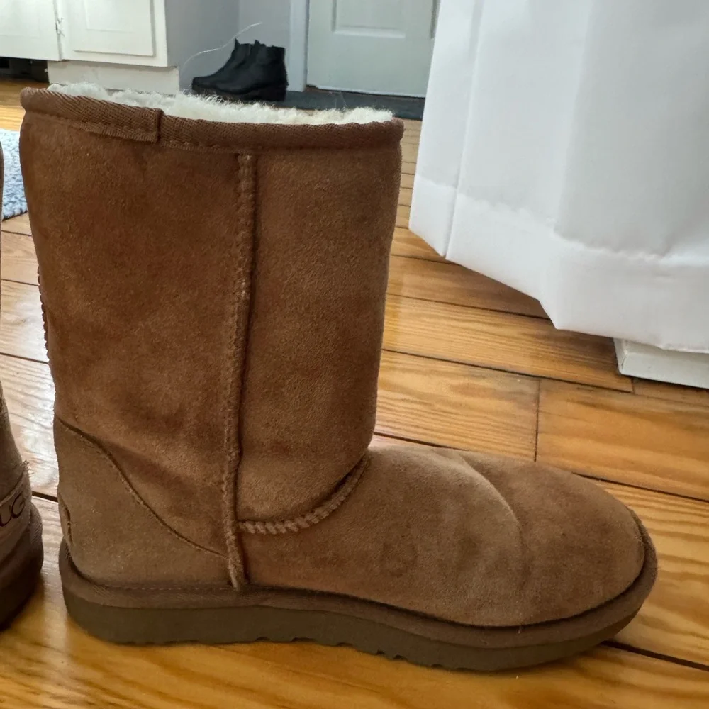 UGG boots size 7 - Picture 7 of 13
